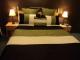 Queen Bed
 - Sai Motel Greenlane