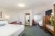 Adelaide Inn
 - Adelaide Inn