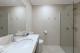 Standard Suite-bathroom
 - Quality Hotel Canterbury International