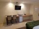 Queen Room Facilities
 - The Palms Motel