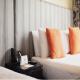 Bed
 - Comfort Hotel East Melbourne