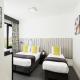 Superior Twin Room - 1 King Bed & 1 Single Bed
 - Comfort Hotel East Melbourne
