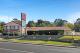 Econo Lodge Alabaster Cowra.
 - Econo Lodge Alabaster Motel