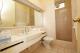 Deluxe Poolside Bathroom
 - Econo Lodge Mildura
