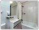 Typical Motel En Suite Bathroom
 - Herston Place Motel