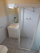 Economy Double Bathroom
 - Jacksons Motor Inn
