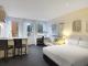 Studio Exec
 - Oaks Melbourne on Collins Hotel