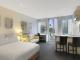 Studio Exec High
 - Oaks Melbourne on Collins Hotel