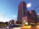 Exterior
 - Oaks Melbourne on William Suites