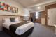 Deluxe Queen room
 - Olde Tudor Hotel