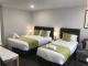 Superior twin balcony - Palm Court Motor Inn