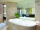 Queen Spa Suite
 - Rydges Melbourne