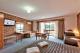 Executive Queen Room
 - Hume Country Motor Inn