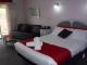 Deluxe
 - The Grampians Motel & Views Restaurant