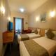 Twin Room
 - The Waverley International Hotel