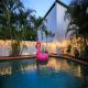 Outdoor pool
 - Toowong Central Motel