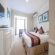 Standard Queen Room
 - Twin Towers Inn