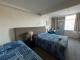 Twin Room
 - Warren Motor Inn